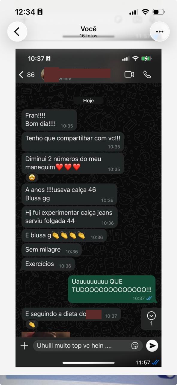 Mensagem de paciente contando que diminuiu dois números do manequim